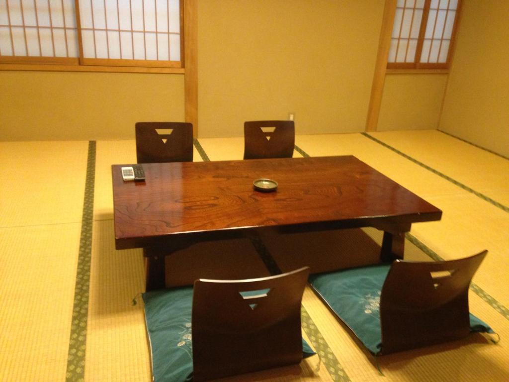 Chuokan Shimizuya Ryokan Nagano Habitación foto